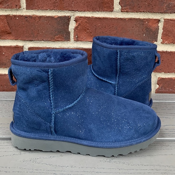 New UGG Classic Mini Boot with Silver - Picture 11 of 15